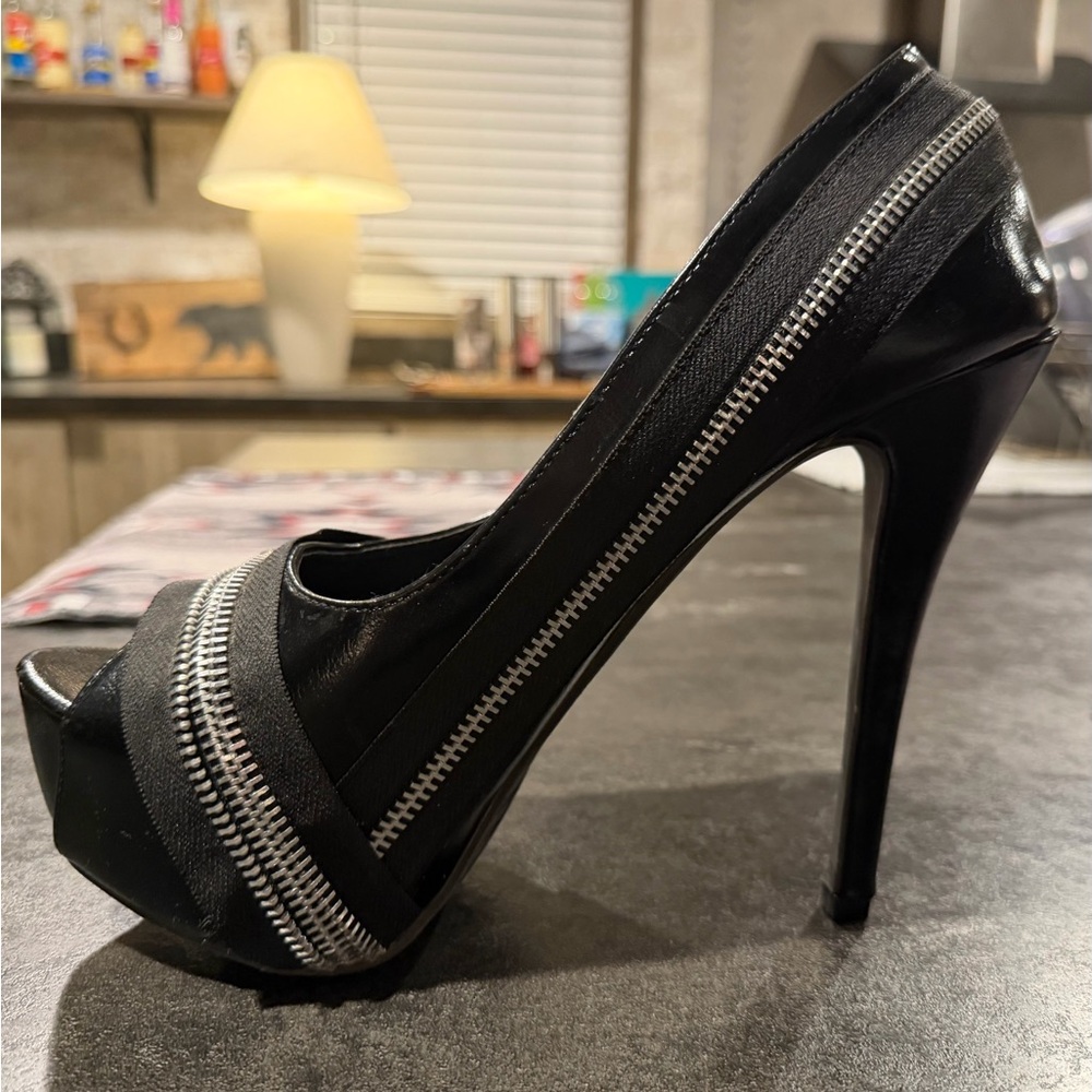 Elegant Black Stiletto Heels with Zipper Accent